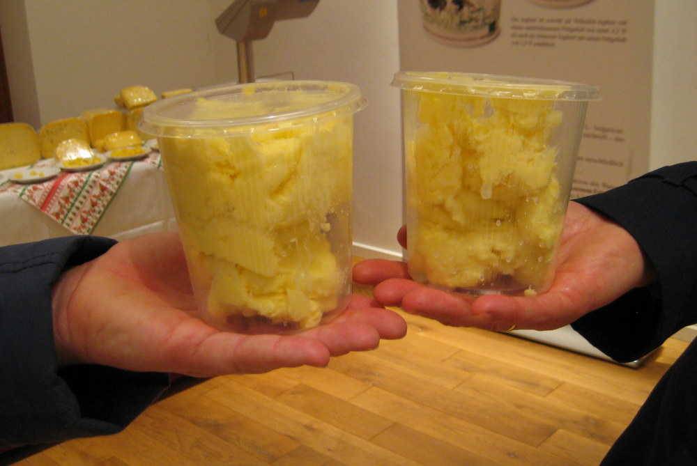 Die Besucher durften sich ihre selbst hergestellte Butter mit nach Hause nehmen